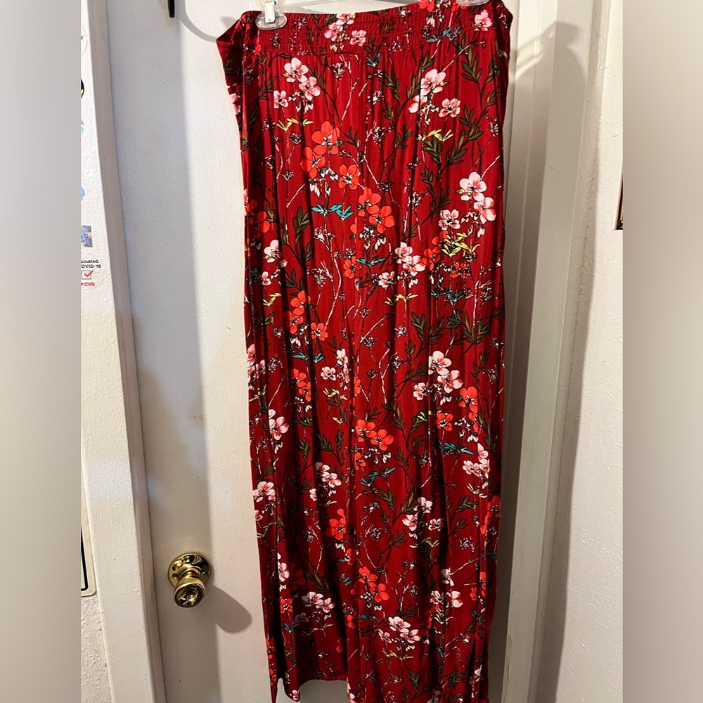 Express- size L- claret maxi skirt w/flowers. Buttons to thigh. GC. - Picture 5 of 5